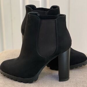 Elegant Black Ankle Boots